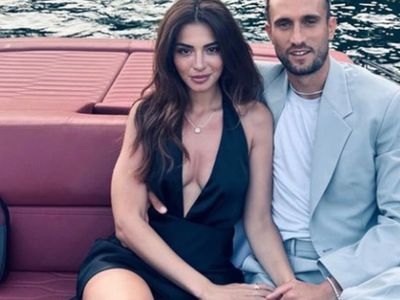 Futbolcu sevgilisi Yusuf Yazıcı ile birlikte Dubai’ye giden Melisa Aslı Pamuk tesettüre girdi! Ünlü oyuncunun pozlarına beğeni yağdı