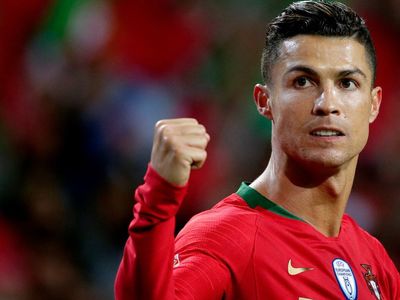 Cristiano Ronaldo, Manchester United'a Transfer Oldu!