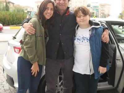Kaya Çilingiroğlu Çocuklarıyla Olan Fotoğrafını Paylaştı