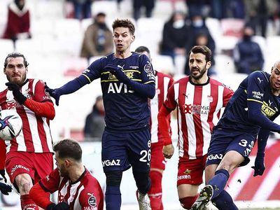Fenerbahçe'yi Süper Lig'de Zorlu Bir Fikstür Bekliyor!