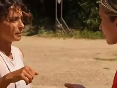 Olaylı kavgadan sonra Pınar neden ceza almadı? Demet Akalın Acun'u köşeye sıkıştırdı: Uyuyan kadının başucuna dikilip...