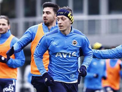 Fenerbahçe'de sağlık heyeti ile sorunlar yaşayan ve takımdan özür dilemeyen Enner Valencia'nın kadro dışı kalması gündemde!