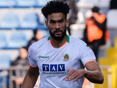 Fenerbahçe Yönetimi, Steven Caulker’ı Trabzonspor’a Önerdi!