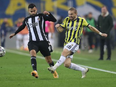 Fenerbahçe'den Şok Hamle: Rachid Ghezzal'ı Listesine Aldı
