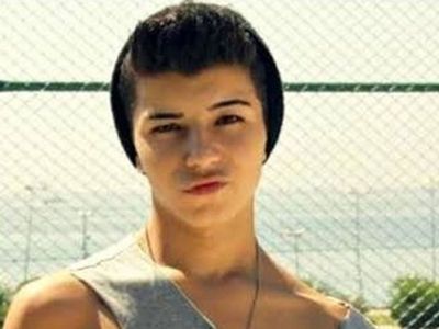 Beren Güney cinsiyet değiştirme ameliyatı sonrası öyle bir poz verdi ki belden aşağısı göründü