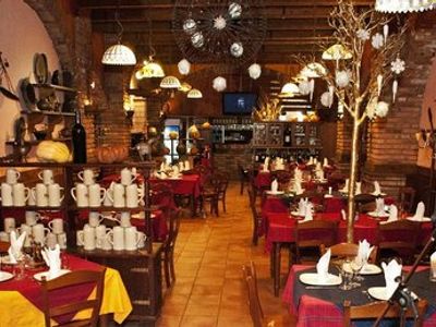 Paris'te açılan çıplak restoran büyük ilgi gördü
