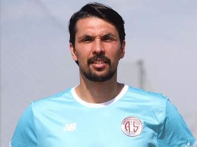 Alperen Uysal kimdir, nereli kaç yaşında, hangi bölgede oynuyor? Antalyaspor'un yeni transferi Alperen Uysal hakkında bilgiler