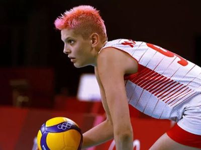 Çorap değiştirir gibi sevgili değiştiriyor! Ünlü voleybolcu Ebrar Karakurt’un yeni aşkı herkesi şaşırttı