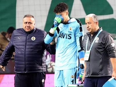 Fenerbahçeli Altay Bayındır'ın Sahalardan Uzak Kalacağı Süre Belli Oldu!