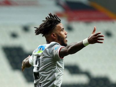 Beşiktaş'ta, Antalyaspor Maçı Öncesi Valentin Rosier Sakatlandı!