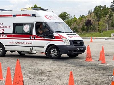 Antalya'da sevgilisinin boğazını kesitken sonra başında bekledi sokağın ortasındaki olay kamera kayıtlarına yansıdı!