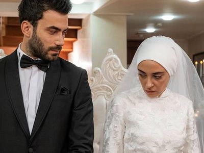 Kızılcık Şerbeti'nde Umut ve Nursema'nın yakınlaşması olay oldu! 'Bu tesettüre saygısızlık'