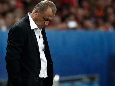 Galatasaray Taraftarı Fatih Terim'e İstifa Çağrısı Yaptı!