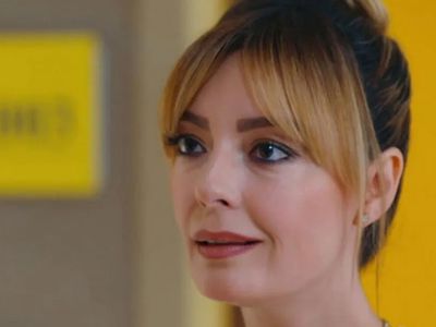 Özge Özder Kimdir?