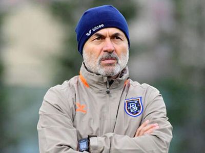 Medipol Başakşehir'de Teknik Direktör Aykut Kocaman İile Yollar Ayrılıyor!