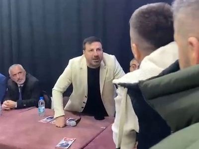 Eski şarkıcı Davut Güloğlu ile vatandaş arasında gerginlik: ''Bana mı vuracaksın?''
