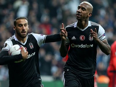 Eski Beşiktaşlı Cenk Tosun PSV Eindhoven'a Transfer Oluyor!