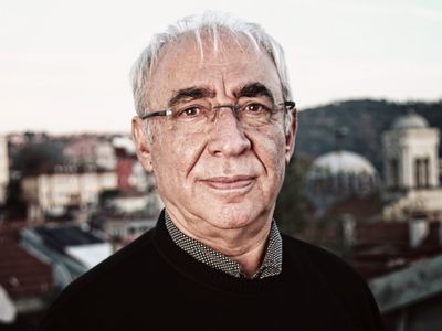Şener Şen Kimdir?