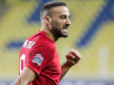 Cenk Tosun'un Menajeri Beşiktaş'a Transfer Olacağı İddialarına Yanıt Geldi!