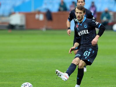 Fatih Karagümrük Trabzonsporlu Abdülkadir Parmak'ı Transfer Etmek İstiyor!
