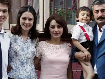 Öyle Bir Geçer Zaman ki dizisinin oyuncularının son halleri! Gözlerinize inanamayacaksınız