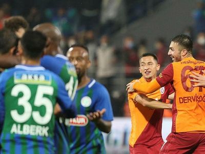 Galatasaray, Çaykur Rizespor'a Galibiyetin Ardından Olaylı Göndermelerde Bulundu!