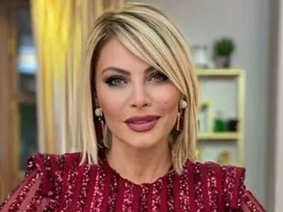 Seray Sever'in babasının cenazesinde yürek burkan detay
