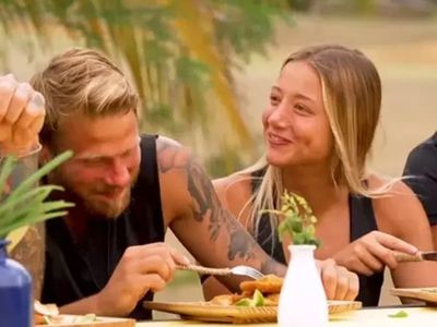 Survivor Yunus Emre'nin eşi Beria Özden'den canlı yayında Aleyna uyarısı: Uzak dur ondan!