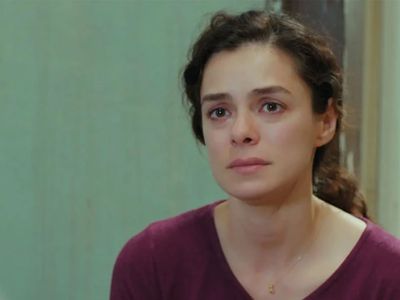 Özge Özpirinçci kendi kariyeri için oyuncu arkadaşlarını yüzüstü mü bıraktı?