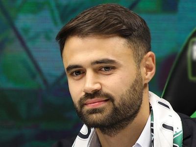 Konyaspor, Ahmet Çalık'ın Vefatının Ardından 6 Numaralı Formayı Emekli Etti!