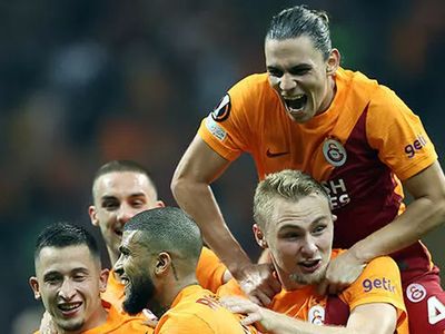 Galatasaray'ın, Lazio Mücadelesi Avrupa'da Manşetlere Taşındı!