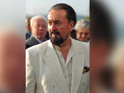 Adnan Oktar kimdir? 