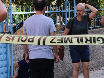 Eşini Bıçaklayan Adam Çocuklarını Alıp Kaçtı
