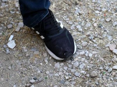 Adana’da Az Para Veren Babasını Vurmak İsteyen Genç Başkasını Vurdu