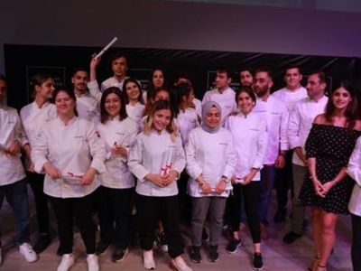 Acun Ilıcalı Öğrencilere Müjdeyi Verdi