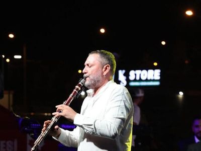 Hüsnü Şenlendirici'den sevenlerini kahreden haber! Kansere yakalandığını duyurdu