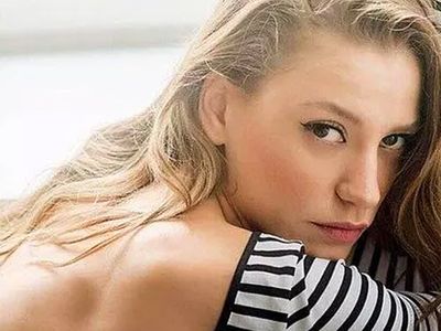 Serenay Sarıkaya’yı çıldırtan soru: Ne alaka şimdi bu?
