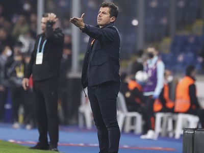 Emre Belözoğlu, Beşiktaş Galibiyetiyle Başakşehir Kariyerine Etkili Başladı!