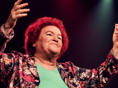 Türk Halk Müziği'nin efsanevi ismi Selda Bağcan, popçuların kıyafetlerini topa tuttu: Elli yıldır sahnedeyim öyle giyinmedim