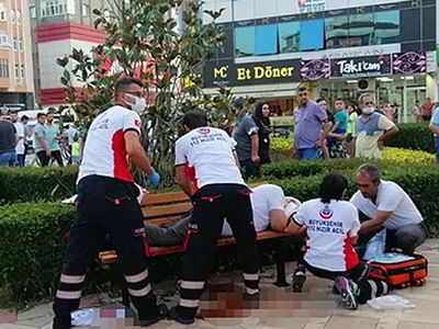 Seyyar Satıcı, Maskesiz Hapşıran Adamı Bıçakladı