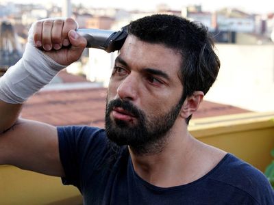 Engin Akyürek Kimdir?