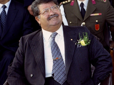 Turgut Özal Kimdir?