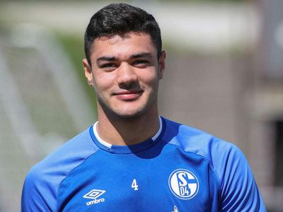 Galatasaray Ozan Kabak'ı Kadrosuna Katmak İstiyor!