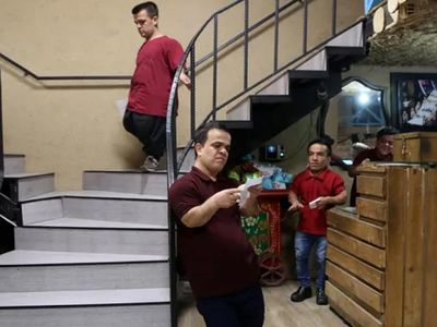 Tahran'da bulunan 'Cüceler Restoranı' turistlerin ilgi odağı!