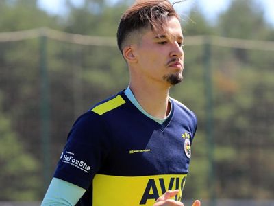 Altay Bayındır Tottenham Hotspur Yolcusu!
