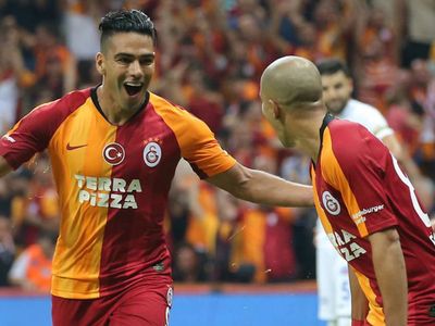 Galatasaray'da Radamel Falcao Krizi!
