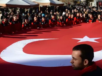 Türkiye'nin şehitlerine ağlıyor: Son yolculuklarına uğurlandılar