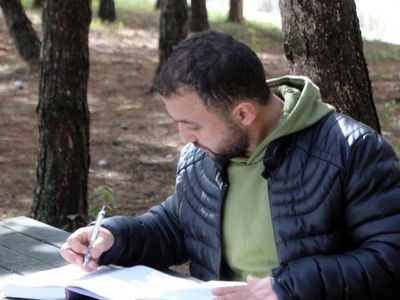 Zor Şartlar Altında Başarılı Olan Öğrenciler