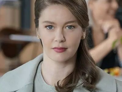Oyuncu Burcu Biricik doğuma günler kala kızının adını açıkladı