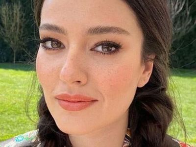 Pelin Akil kimdir?